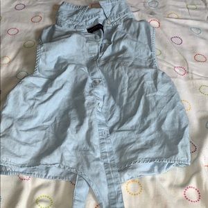 Sleeve less tie front tank